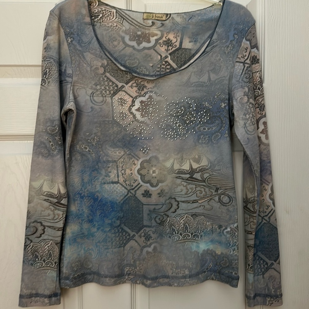 b. friends t-shirt
